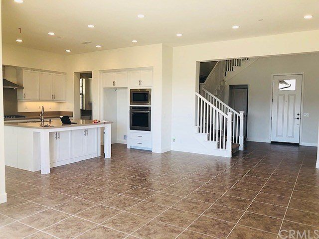 1st image of 7 Tandeo Dr