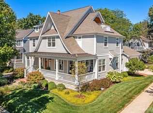 203 W Franklin Ave, Naperville, IL 60540