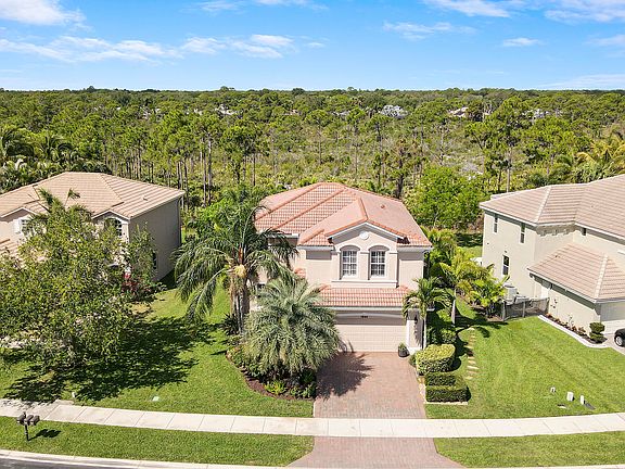 3rd image of 7894 SE Heritage Boulevard