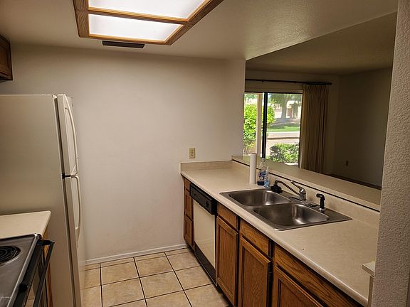 4th image of 9278 W Rockwood Dr