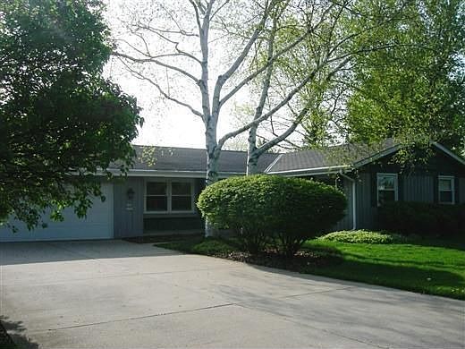 1st image of W359N5773 Surrey Dr