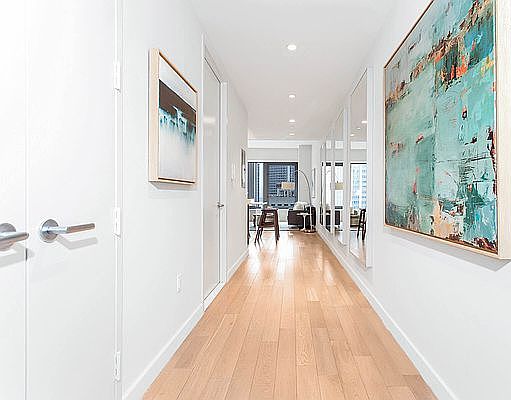 5th image of 75 Wall St APT 31D
