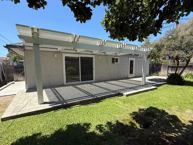 1815 N Westwood Ave — Photo 56
