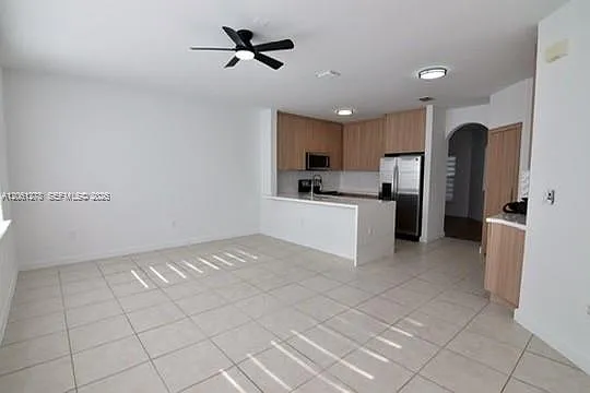 5527 NW 113th Ave — Photo 6