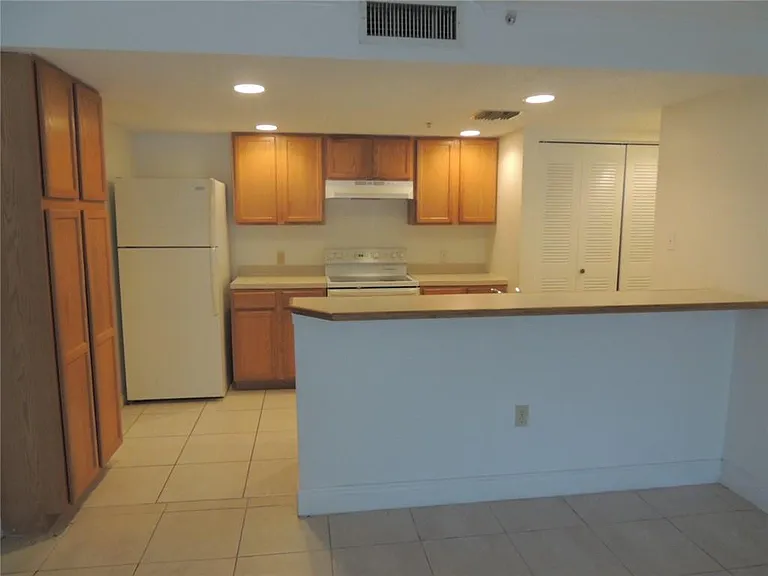 9905 Westwood Dr #16-3 — Photo 6