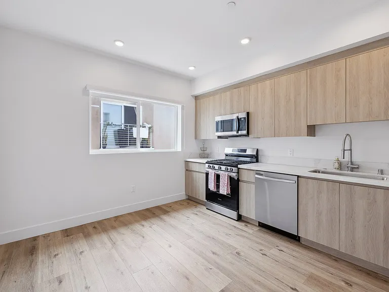 The Bay Apartment Homes — Photo 55