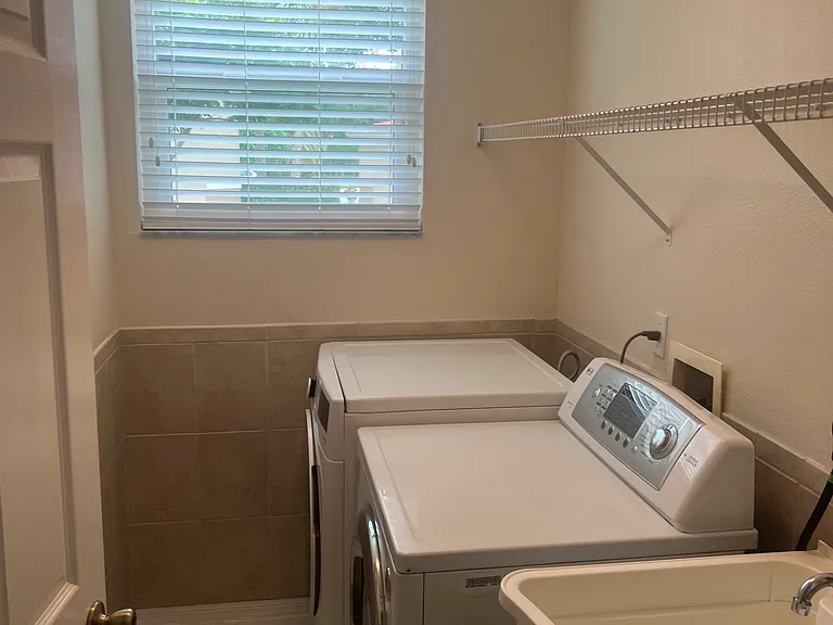 2655 Creek Ln #102 — Photo 8