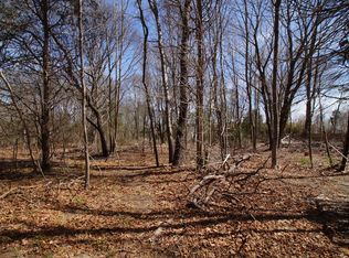 99B Ponquogue Ave, Hampton Bays, NY 11946