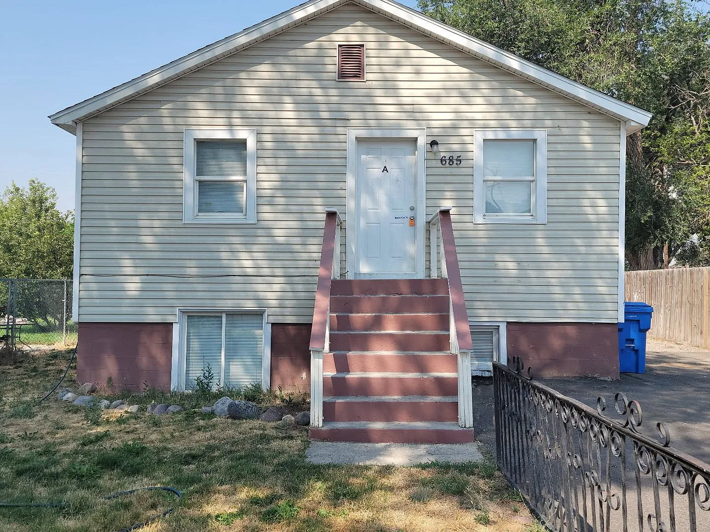 685 Randolph Avenue — Photo 2