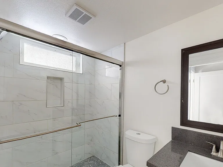 953 N Mariposa Ave #2 — Photo 13