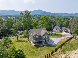 17 Baxter Woods Ln, Candler, NC 28715