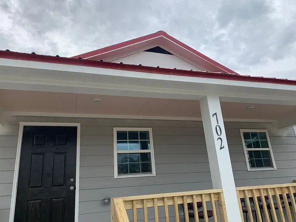 702 Farrar Ave, Henderson, NC 27536