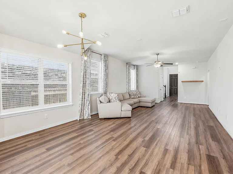 2046 Flametree Ave — Photo 10