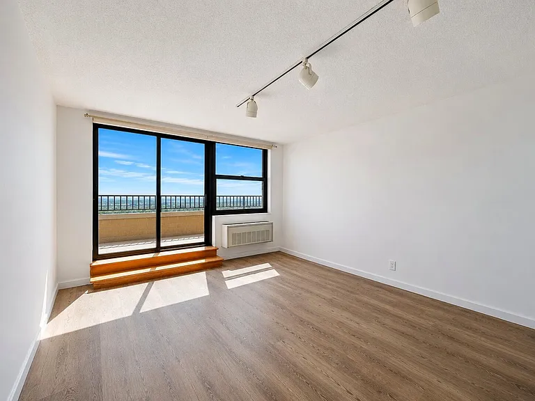 7000 Boulevard East #47E — Photo 8