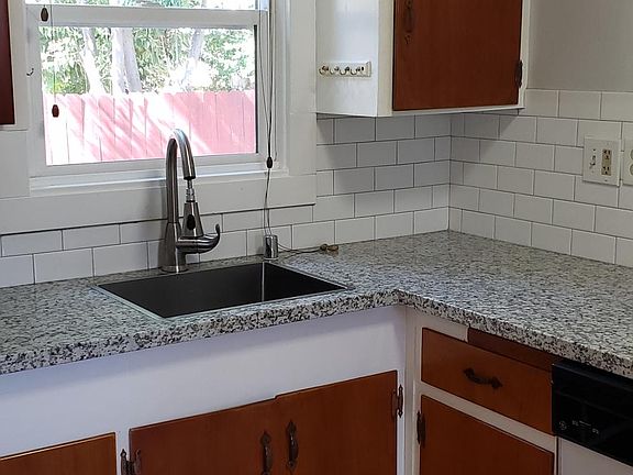 3rd image of 1707 35th St Unit B