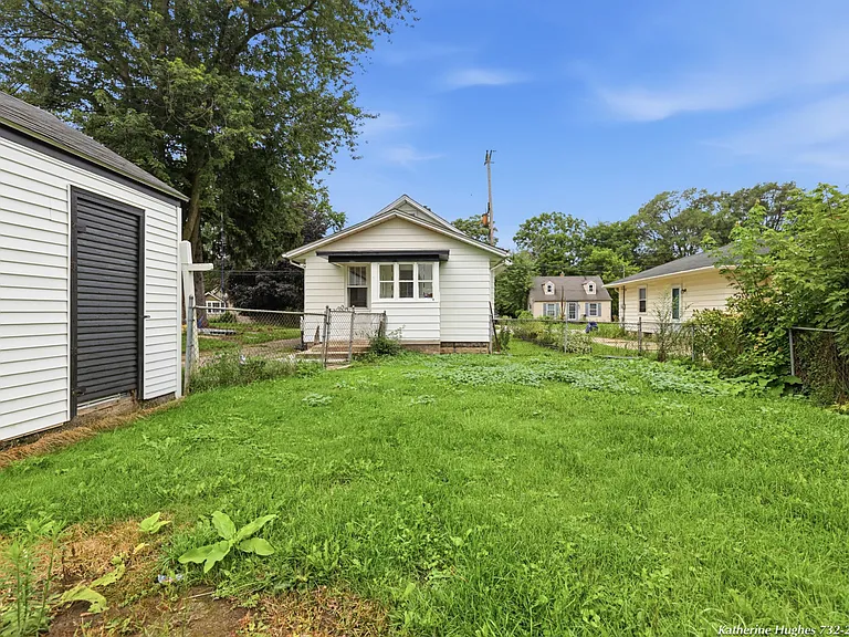 1250 Emerald Ave NE — Photo 21