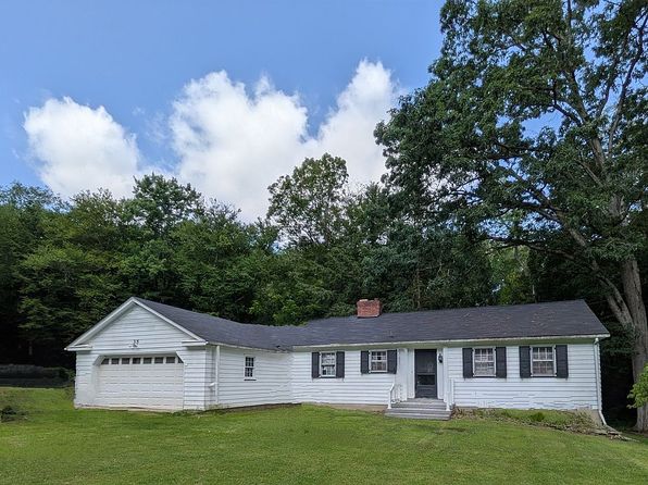 35 Pine Hollow Dr