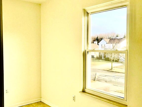 5th image of 4333 Woodstream Dr