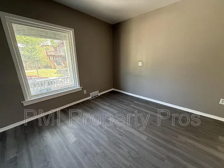 1943 N 38th St — Photo 5