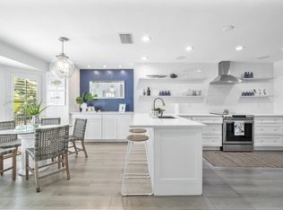 5690 Waxmyrtle Way, Naples, FL 34109