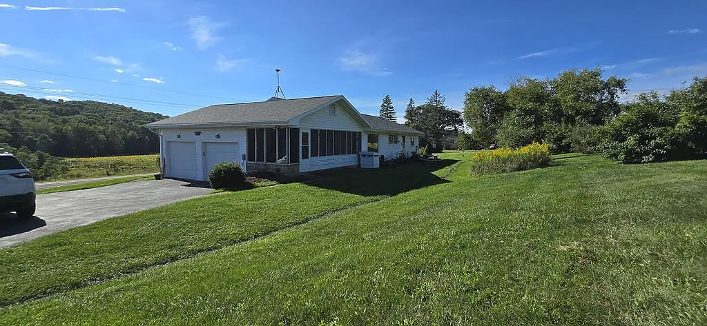 2 bed, 1.0 bath, 1260 sqft, $1,500 — Photo 4
