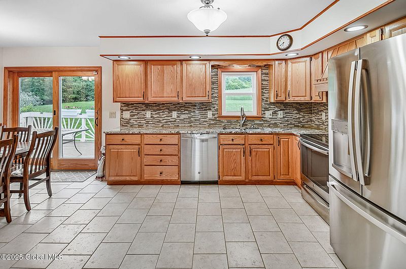 5th image of 300 Scotch Ridge Road