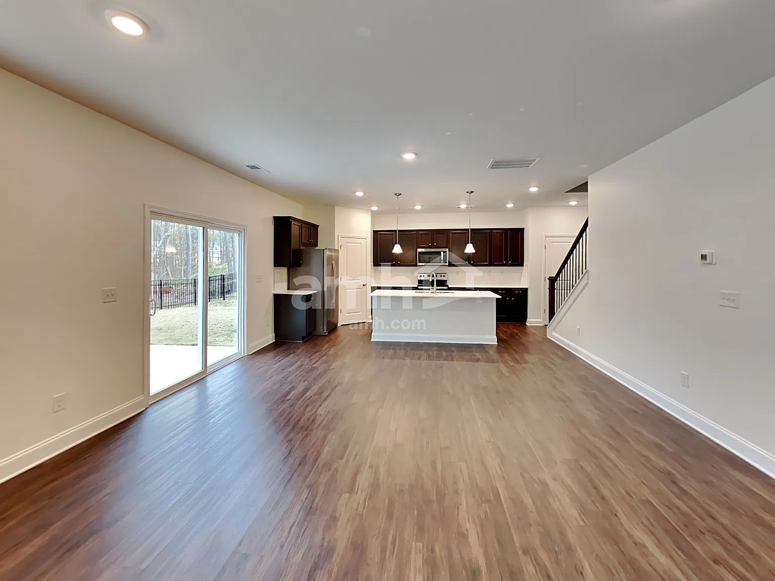 5 bed, 3.0 bath, 2513 sqft, $3,000 — Photo 4