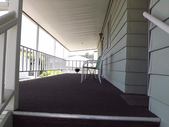 4th image of 81 Leawood St