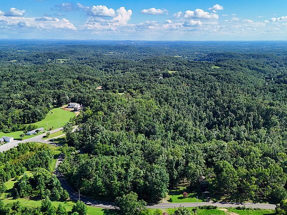 3rd image of 2 Lindsey Hollow Rd