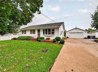 288 28th Ave SW, Cedar Rapids, IA 52404