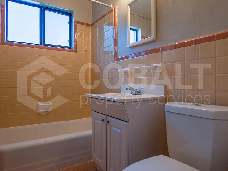 1009 Greenwood Ave NE #8 — Photo 9