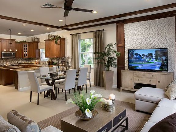 Living Room/Breakfast Area