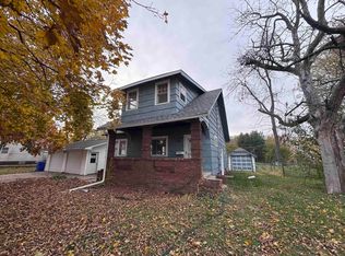 906 N Frederick Ave, Oelwein, IA 50662