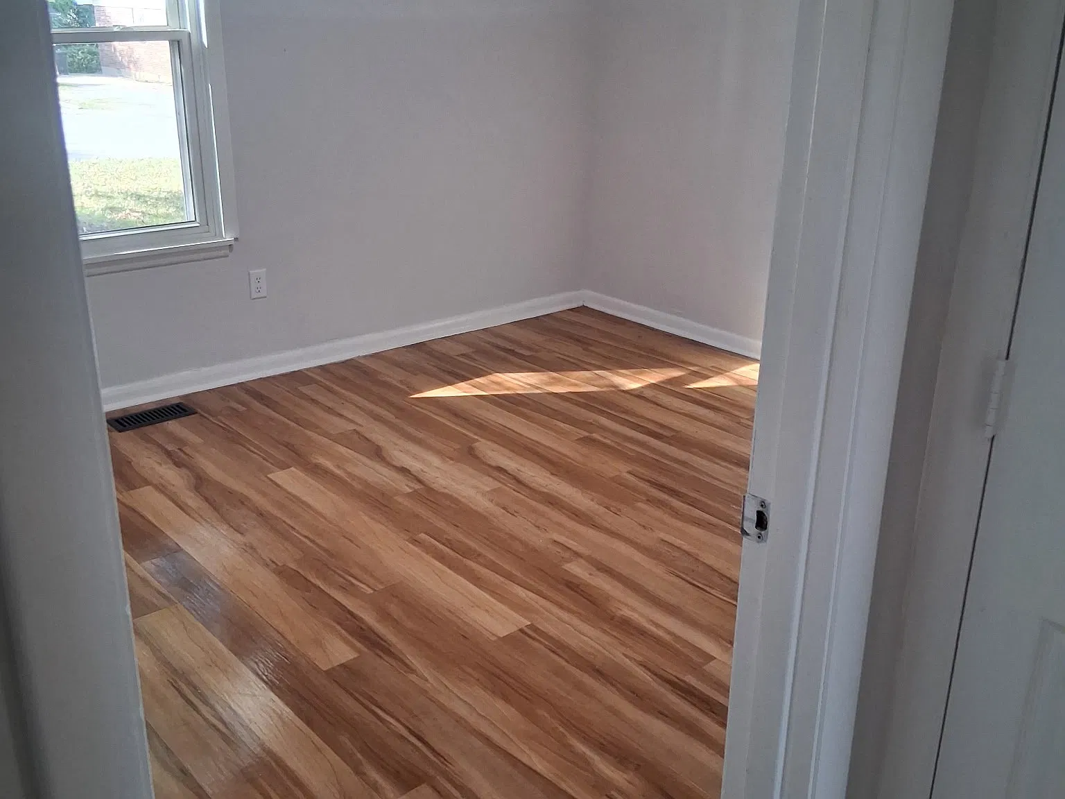 3 bed, 1040 sqft, $1,400 — Photo 2