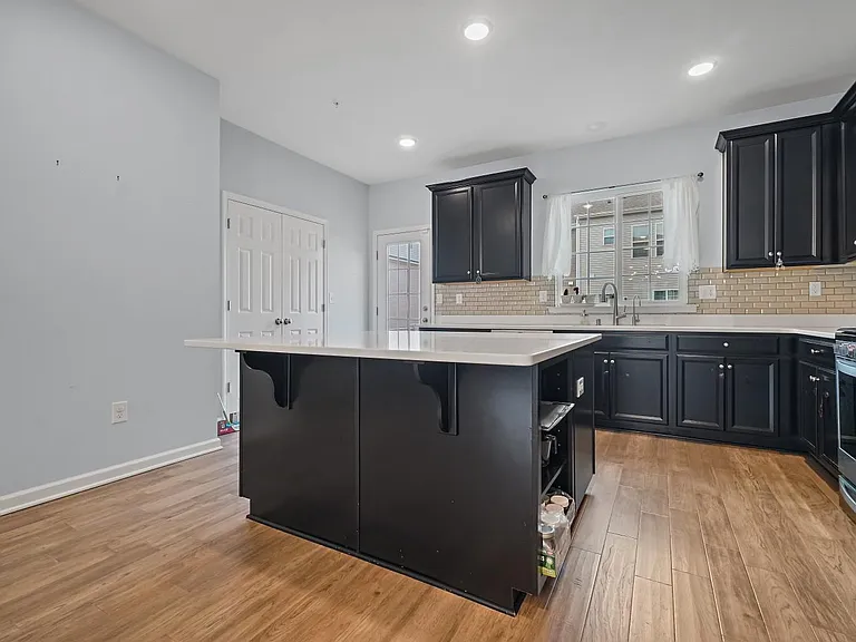 106 Truman Dr — Photo 19