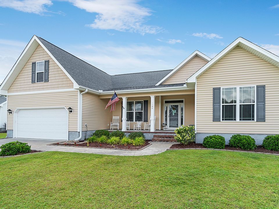 1st image of 1104 Woods Ct
