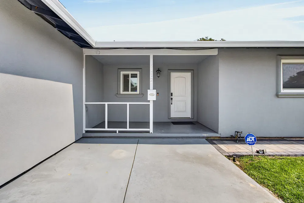 3 bed, 1200 sqft, $3,200 — Photo 4