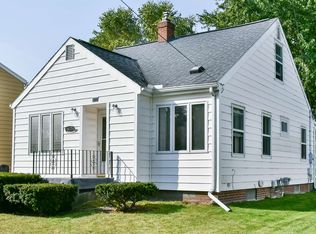 400 Burns St, Essexville, MI