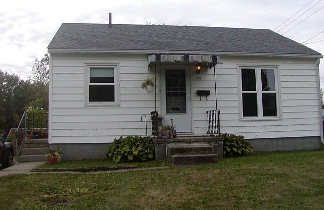 1st image of 715 McPherson St