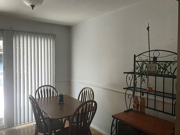 5th image of 810 Valleyway Dr