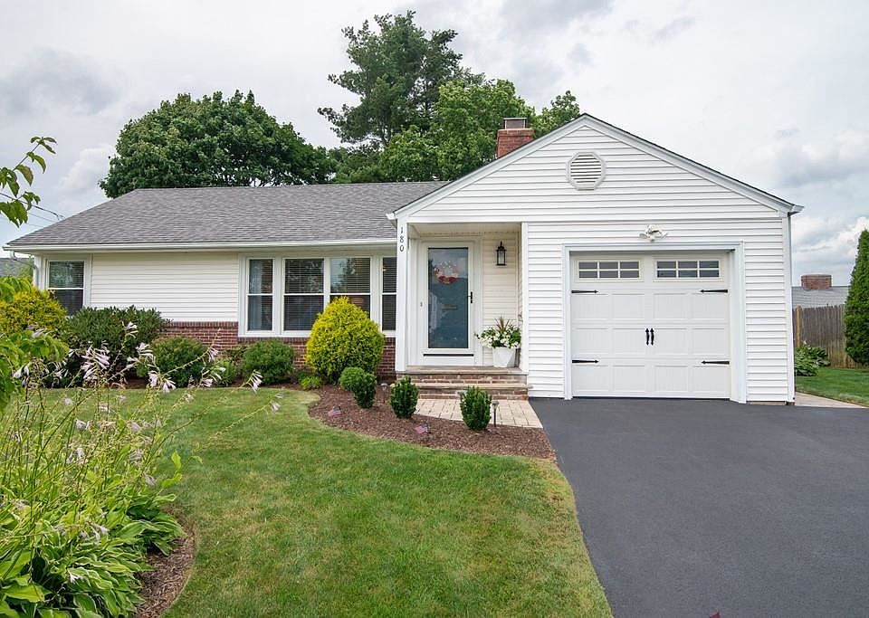1st image of 180 Garden City Dr