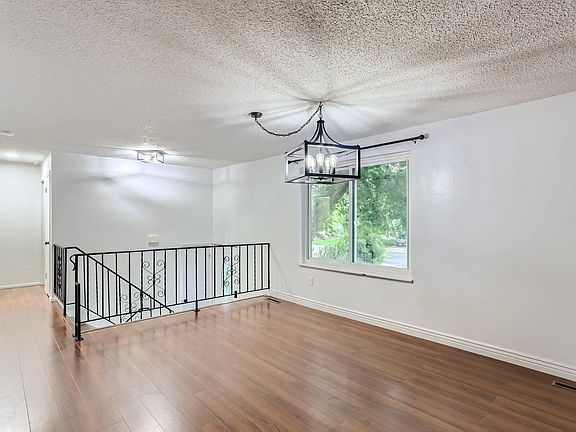 2nd image of 1733 33rd Ave
