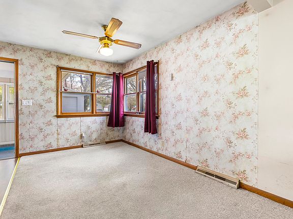 4th image of 121 Geneva Ave