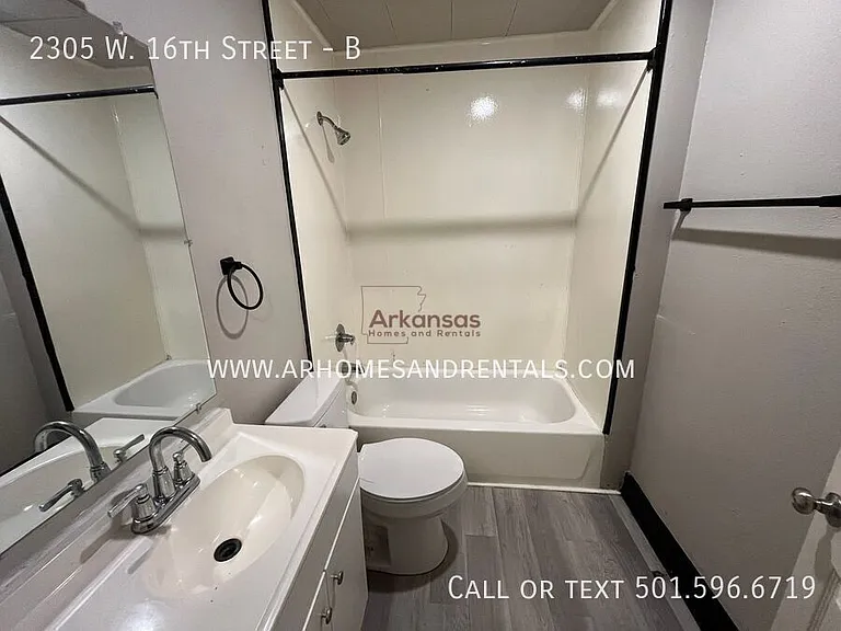 2305 W 16th St #B — Photo 6