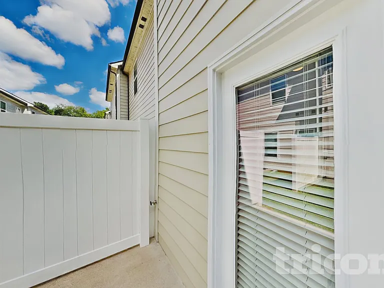 512 Hickory Leaf Ct — Photo 15