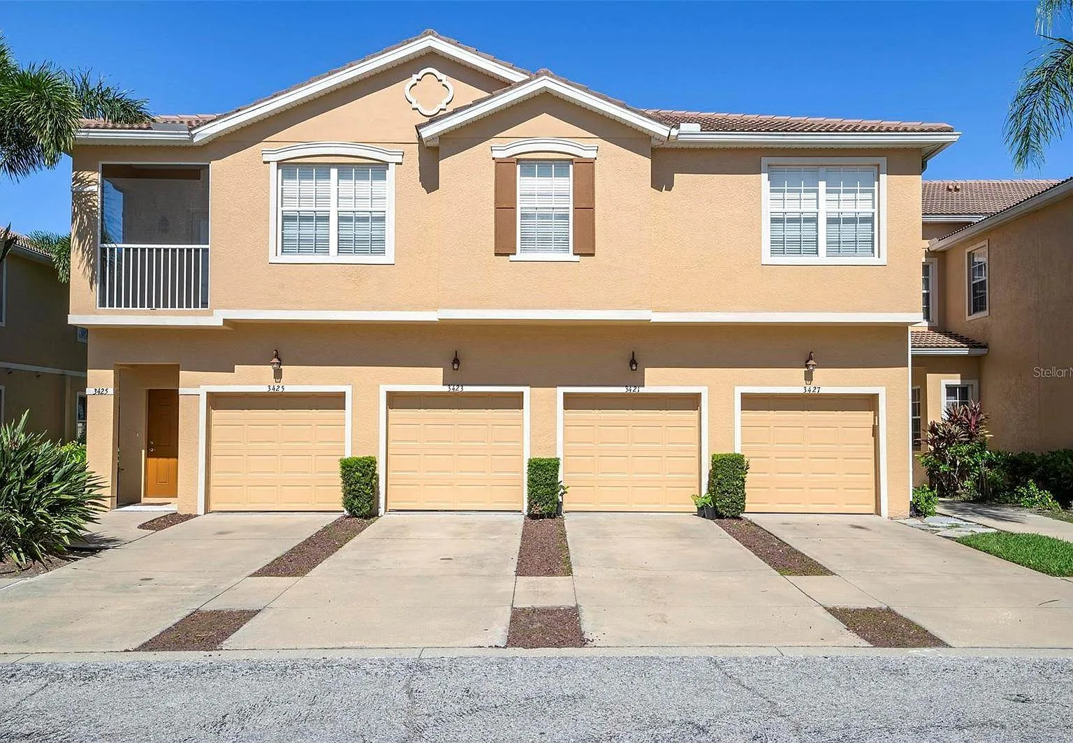 3 bed, 1210 sqft, $1,850 — Photo 2