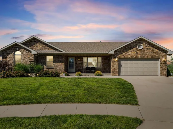 6305 Kiowa Ct, Dubuque, IA 52002