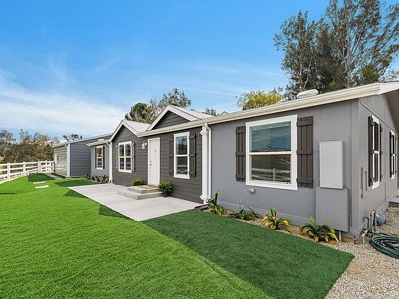 3rd image of 40589 Los Amantes Rd