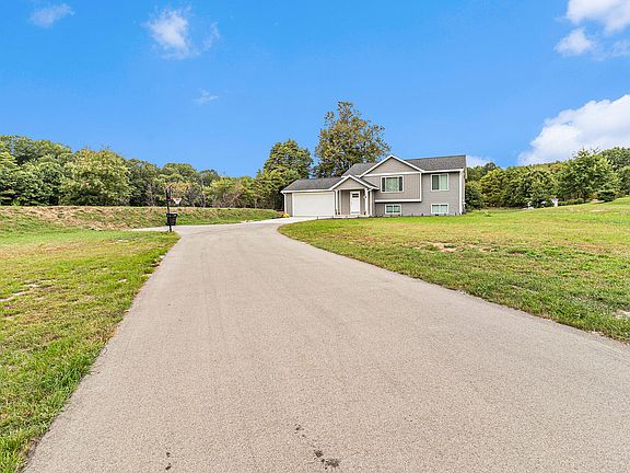 3rd image of 6855 Dale Ct