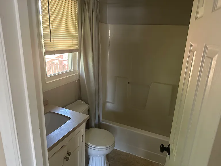 5051 Hampshire Dr — Photo 11